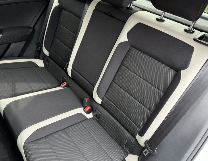 Volkswagen T-Roc SUV / Terénní 999,0 85 kw