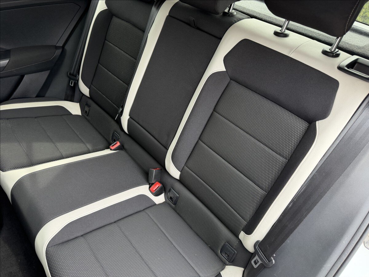 Volkswagen T-Roc SUV / Terénní 999,0 85 kw