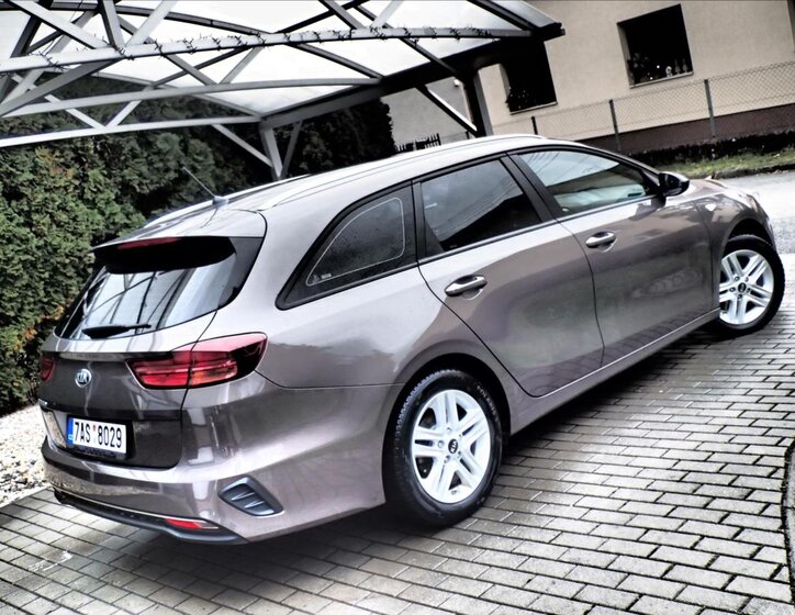 KIA Ceed 4