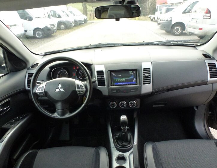 Mitsubishi Outlander Kombi 2,3 l 130 kw
