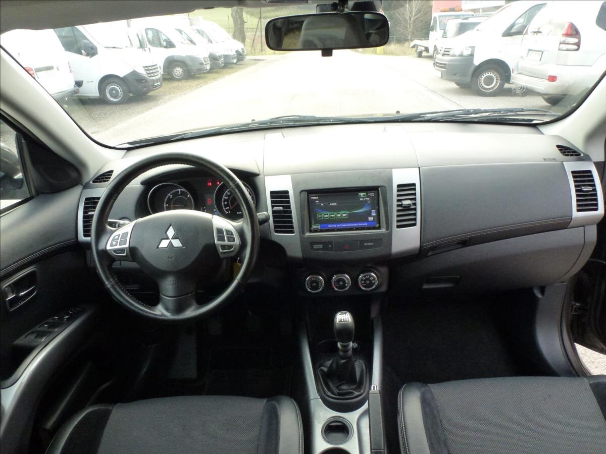 Mitsubishi Outlander Kombi 2,3 l 130 kw
