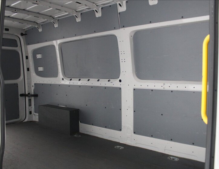 Volkswagen Crafter Skříň 2,0 l 103 kw