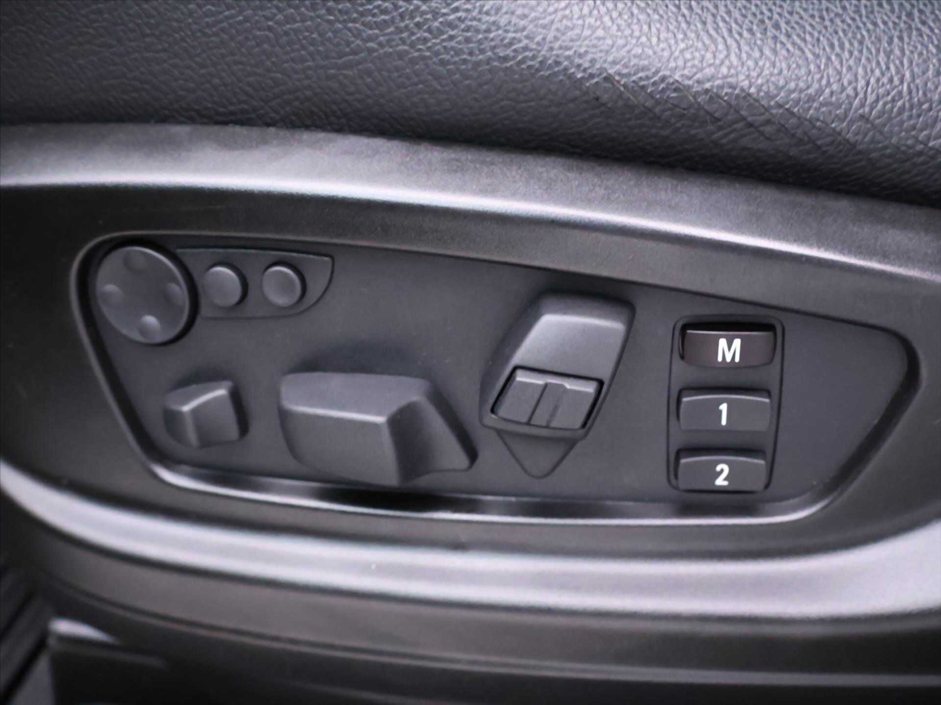 BMW X6 SUV 3,0 l 225 kw