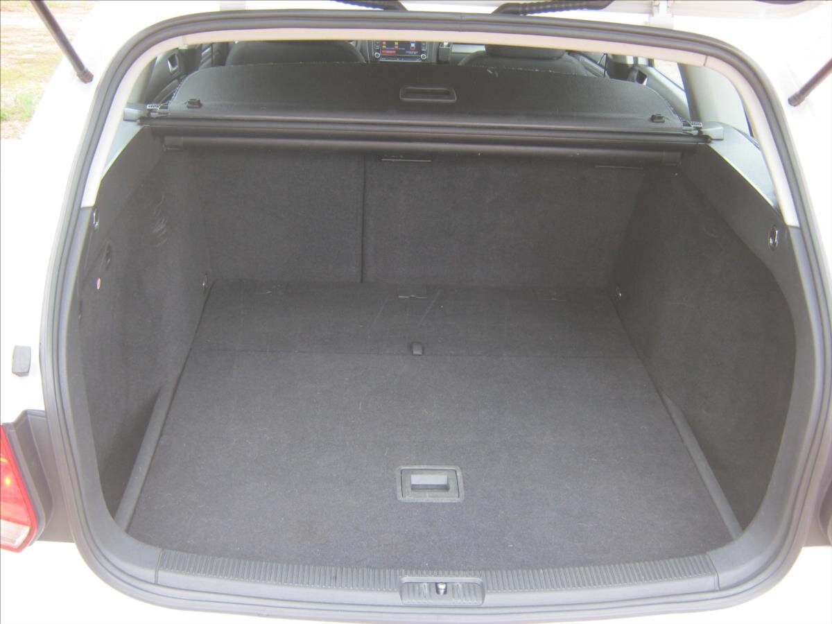 Volkswagen Golf Kombi 1,6 l 77 kw