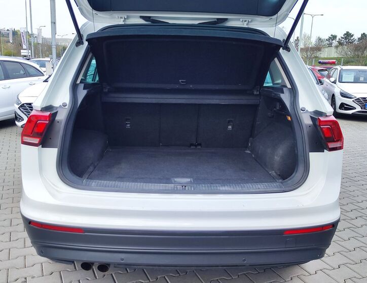 Volkswagen Tiguan 9