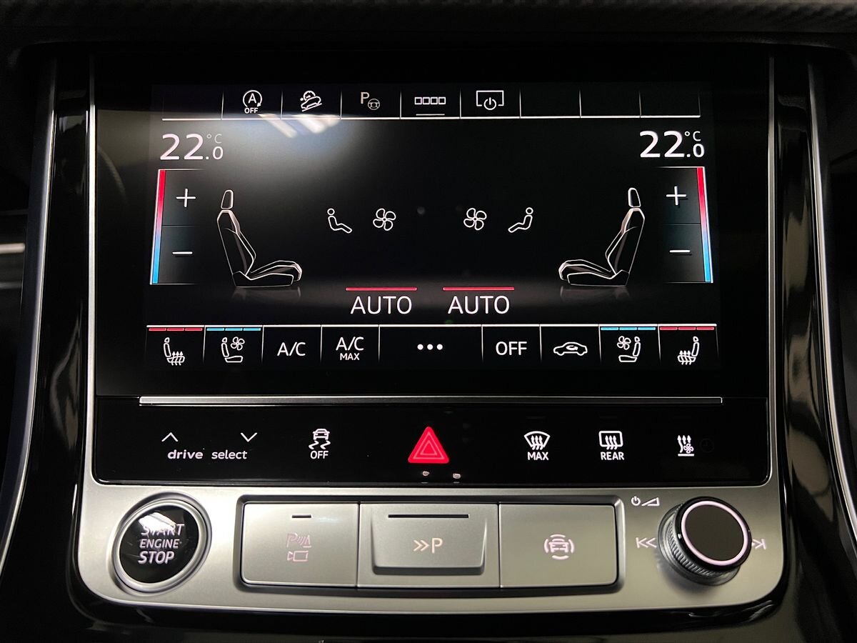 Audi Q8 SUV / Terénní 3,0 l 210 kw