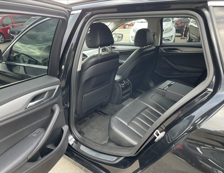 BMW Řada 5 Kombi 2,0 l 140 kw