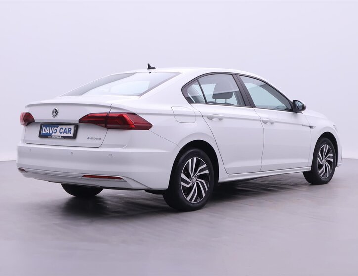 Volkswagen Bora Sedan 0,0 100 kw