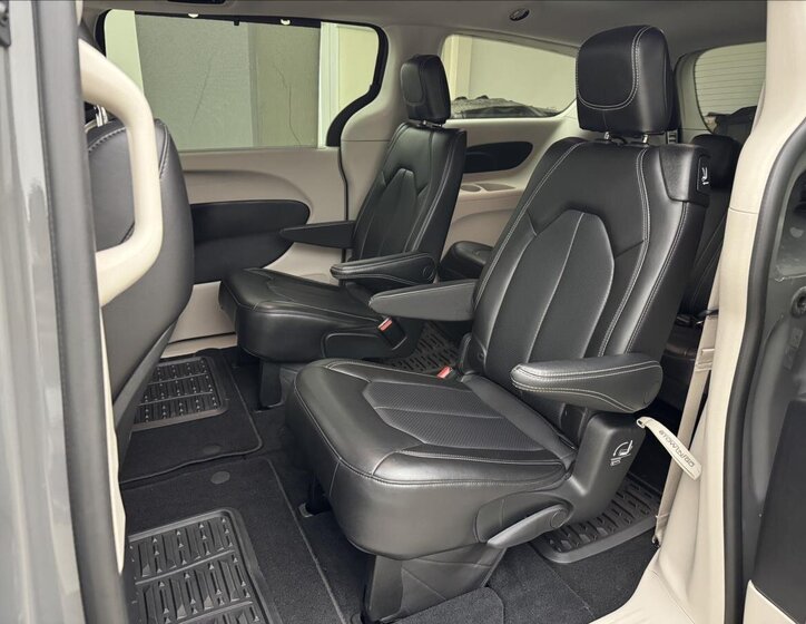 Chrysler Pacifica MPV 3,6 l 214 kw