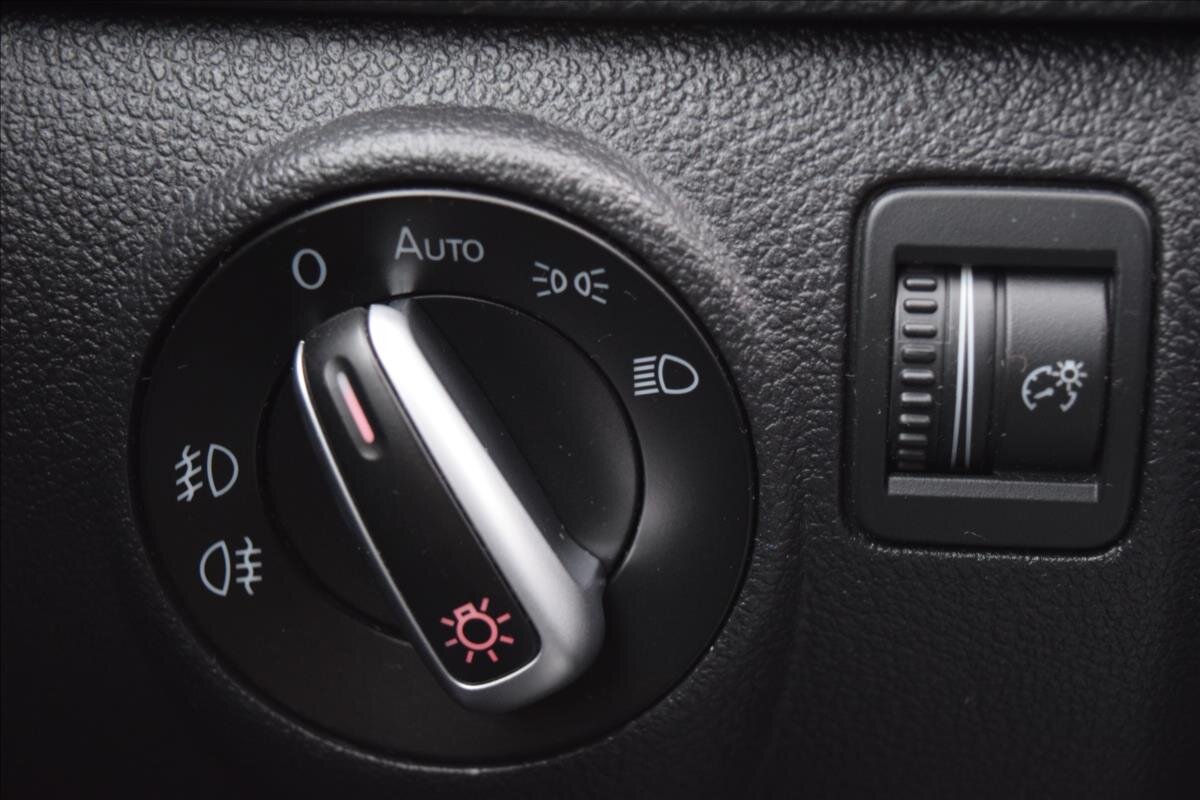 Volkswagen Golf Kombi 1,6 l 77 kw