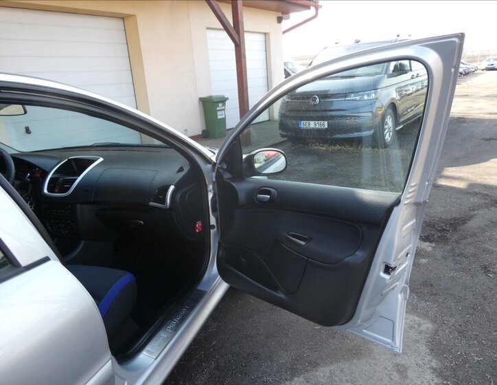 Peugeot 206 Hatchback 1,1 l 44 kw