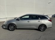 Toyota Auris Kombi 1,6 l 98 kw