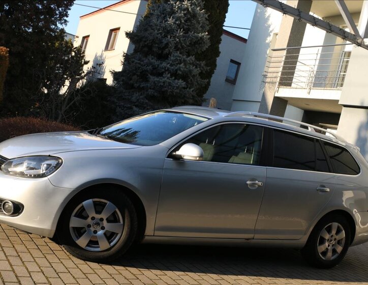 Volkswagen Golf Kombi 1,6 l 77 kw