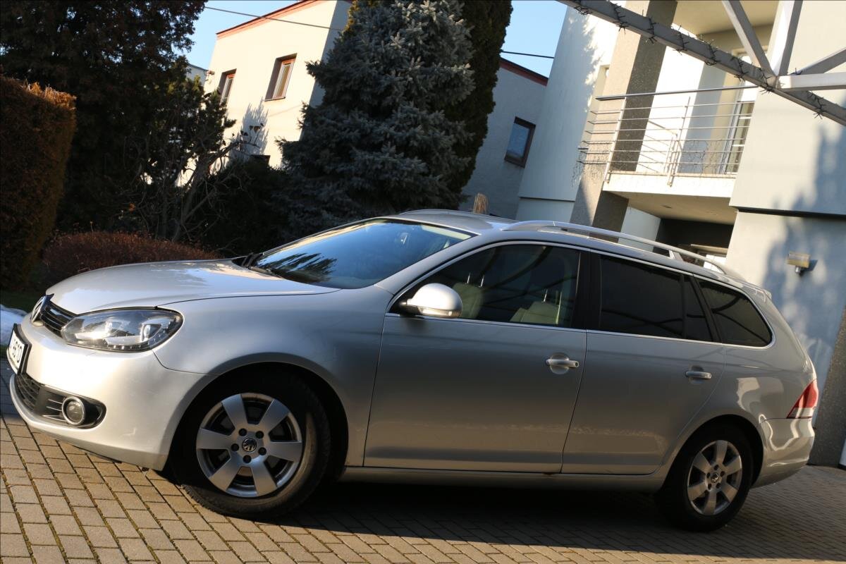 Volkswagen Golf Kombi 1,6 l 77 kw