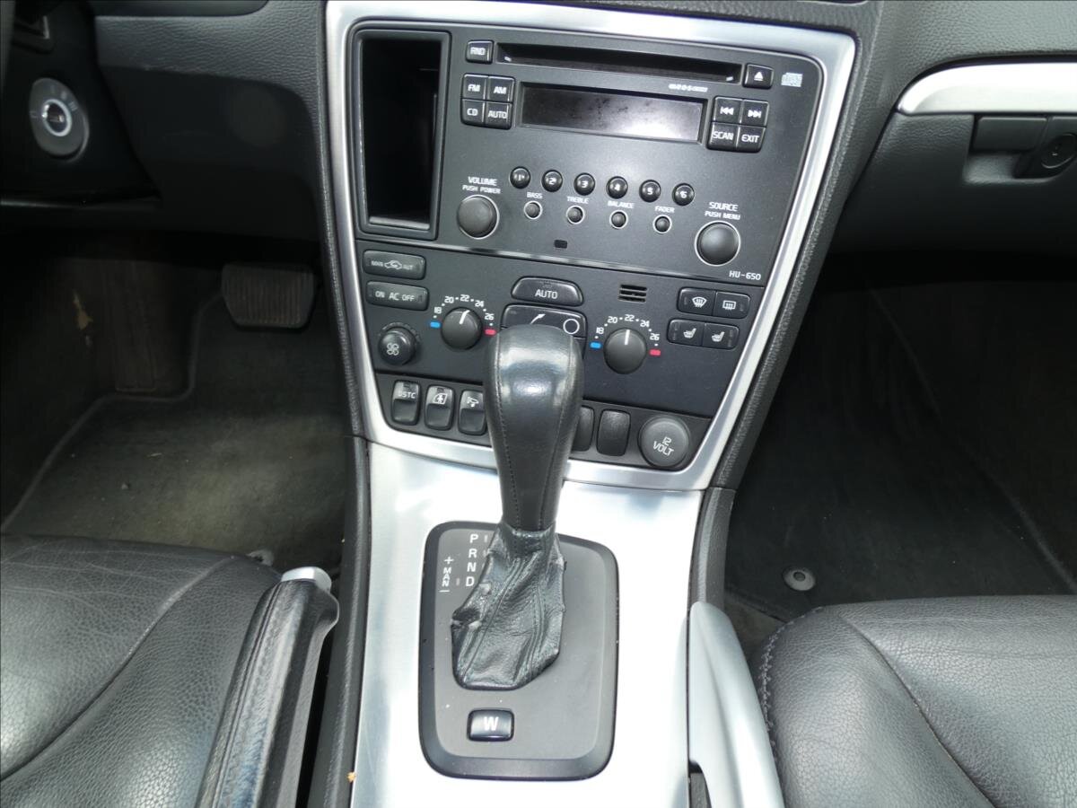 Volvo XC70 Kombi 2,4 l 136 kw