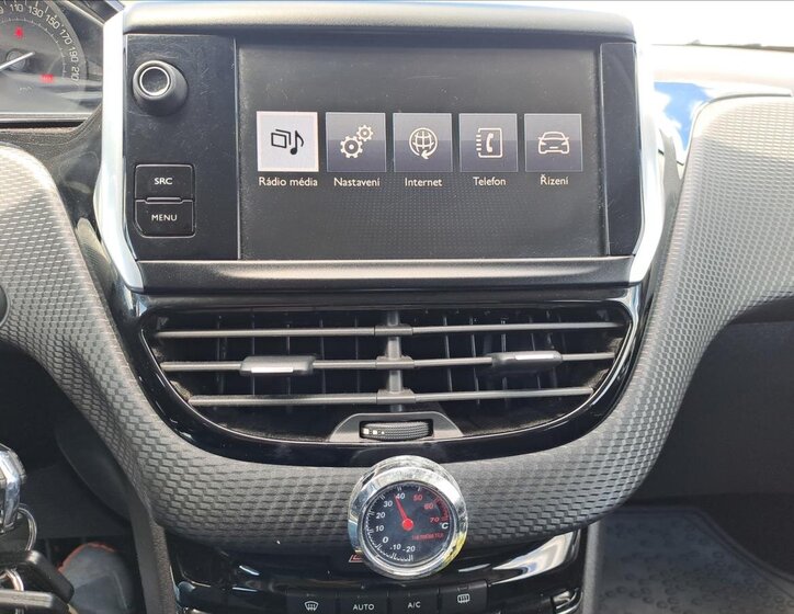 Peugeot 2008 MPV 1,2 l 81 kw