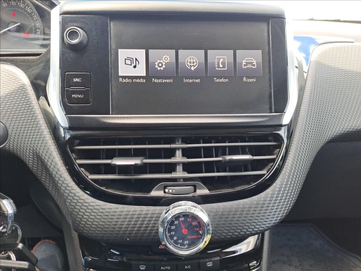 Peugeot 2008 MPV 1,2 l 81 kw