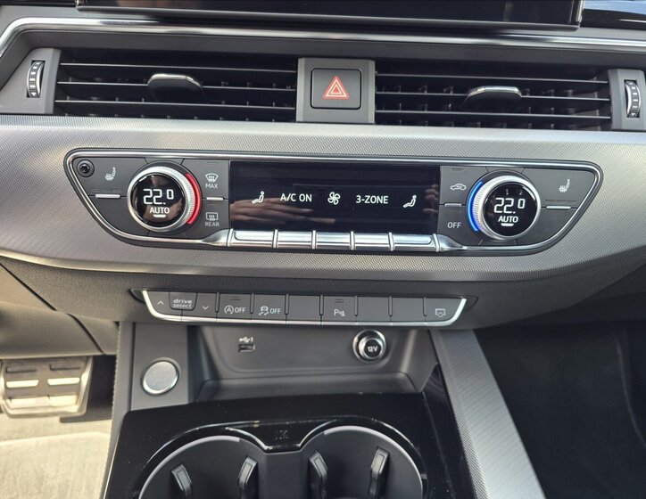 Audi A4 Kombi 2,0 l 140 kw