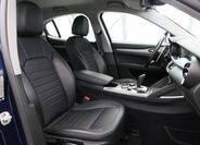 Alfa Romeo Stelvio 23