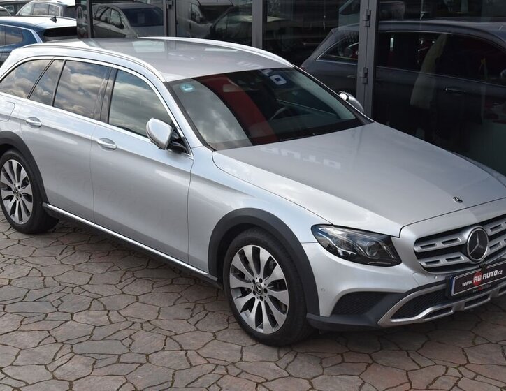 Mercedes-Benz Třídy E Kombi 2,9 l 250 kw