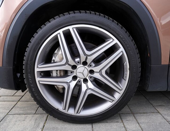 Mercedes-Benz GLB SUV / Terénní 2,0 l 225 kw