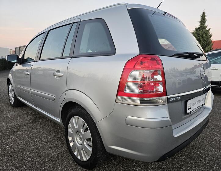 Opel Zafira 13