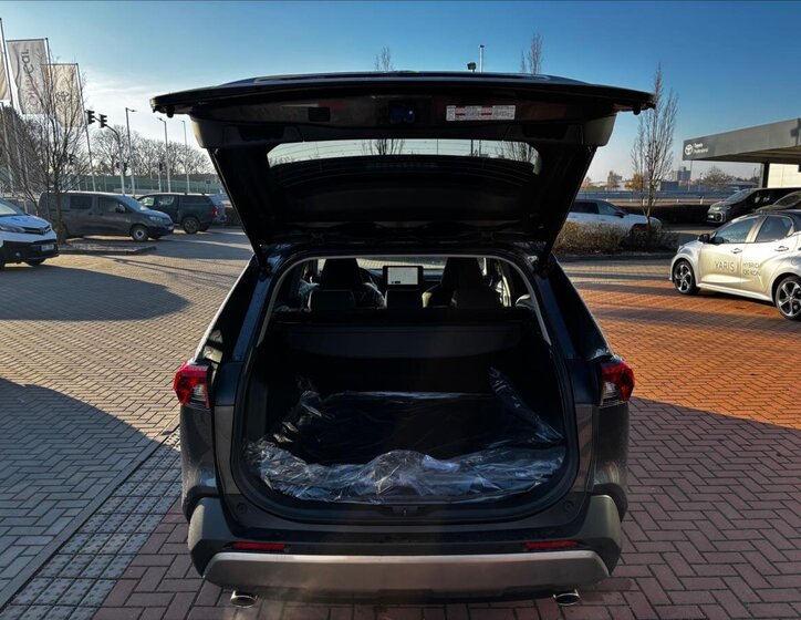 Toyota RAV4 SUV 2,5 l 131 kw