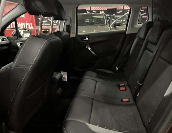 Peugeot 2008 MPV 1,2 l 60 kw