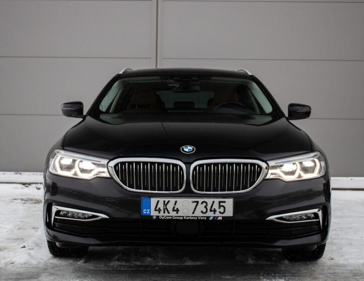BMW Řada 5 Kombi 3,0 l 195 kw
