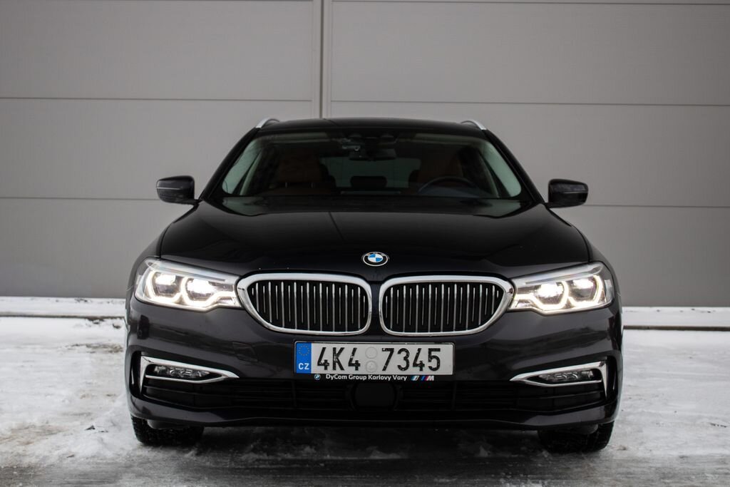 BMW Řada 5 Kombi 3,0 l 195 kw