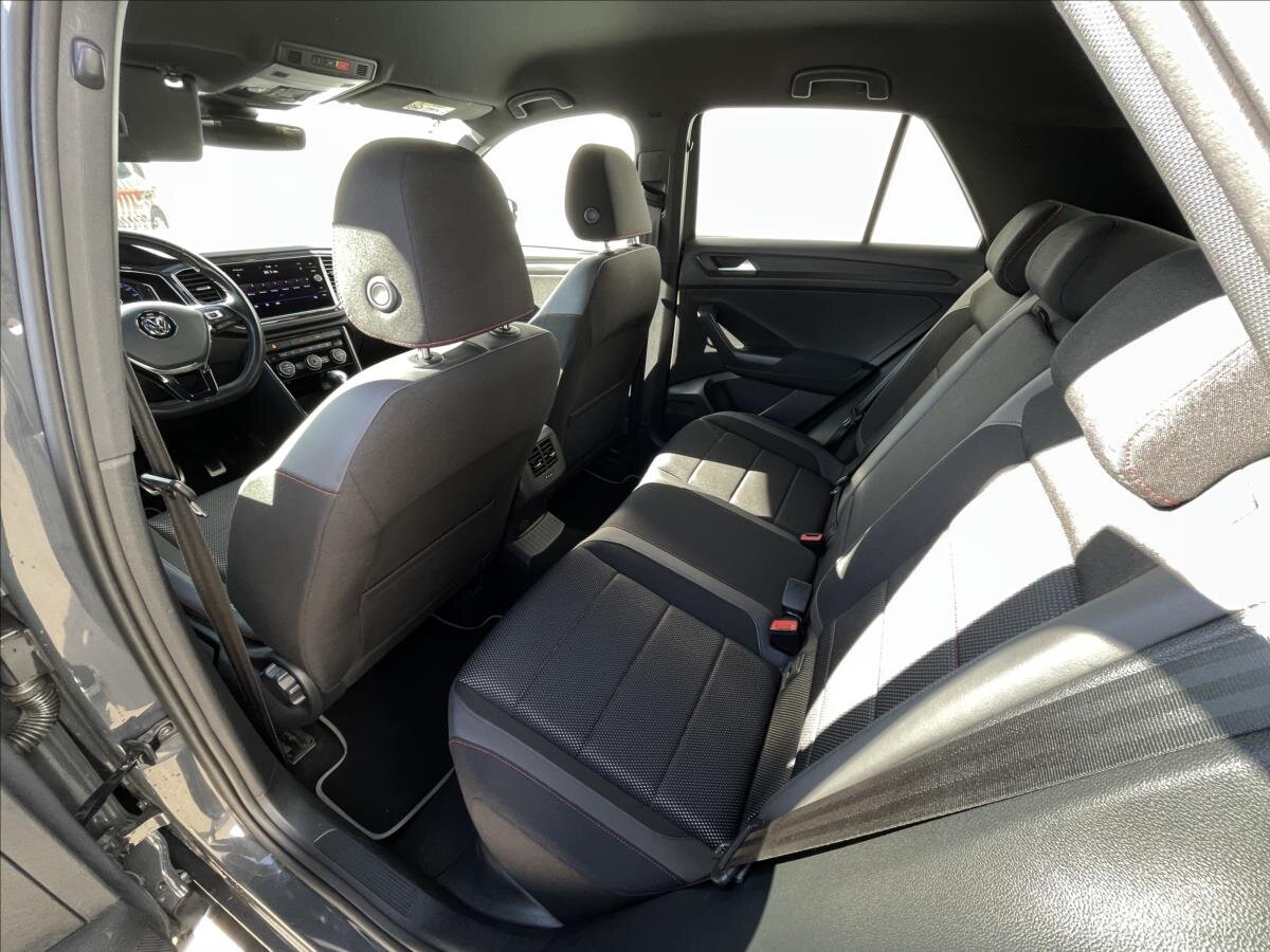 Volkswagen T-Roc SUV / Terénní 1,5 l 110 kw