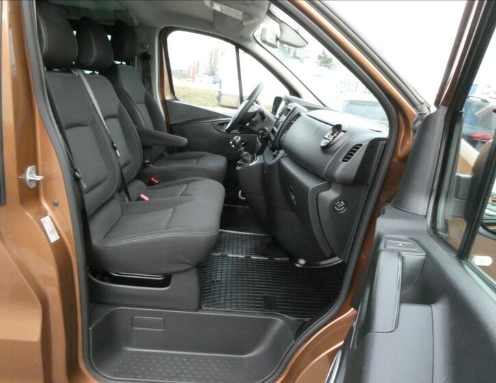 Opel Vivaro 25
