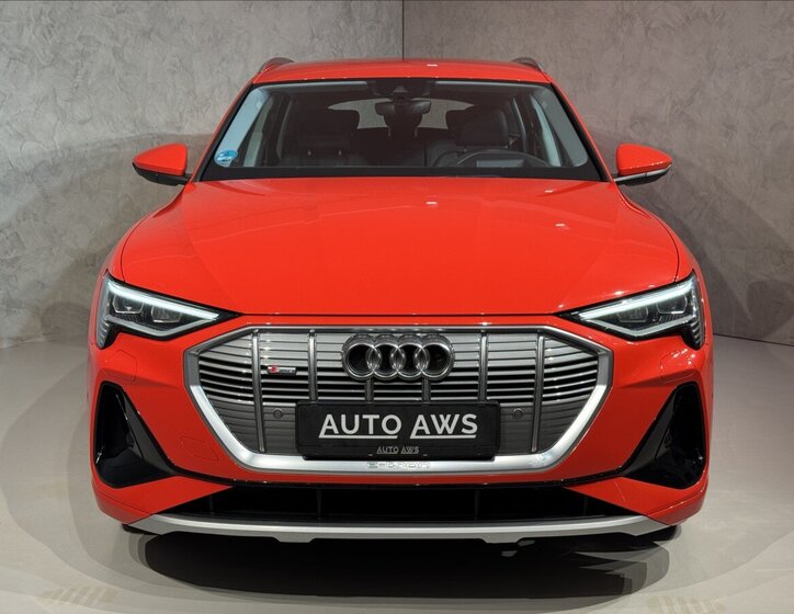 Audi e-tron SUV / Terénní 0,0 300 kw