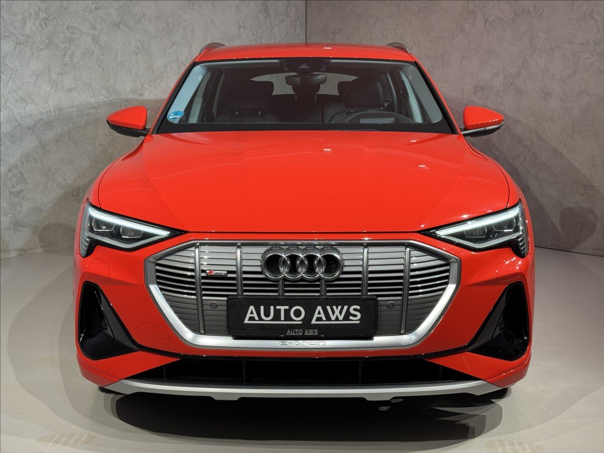 Audi e-tron SUV / Terénní 0,0 300 kw
