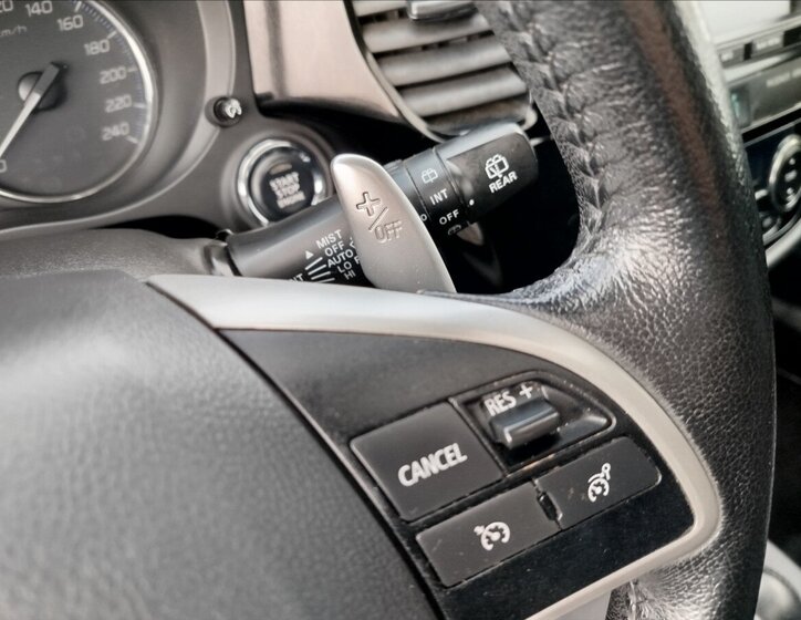 Mitsubishi Outlander SUV 2,3 l 110 kw