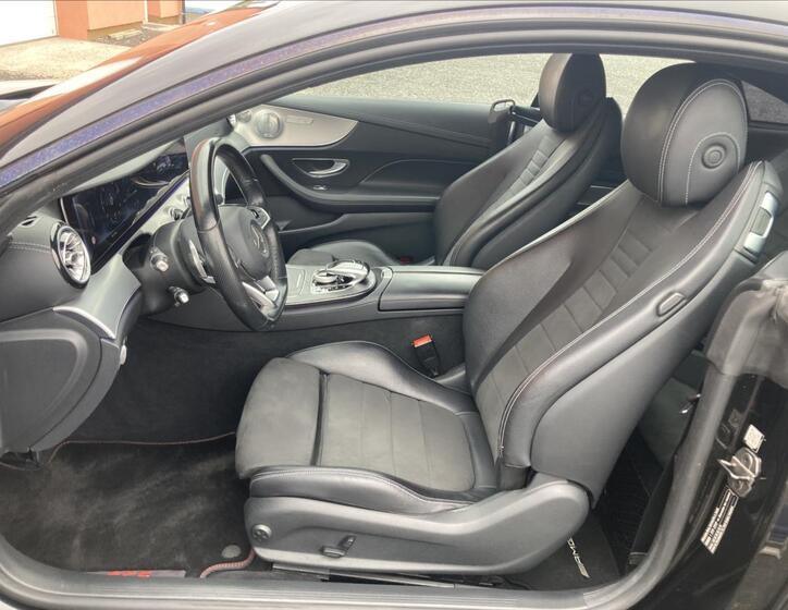 Mercedes-Benz Třídy E 8