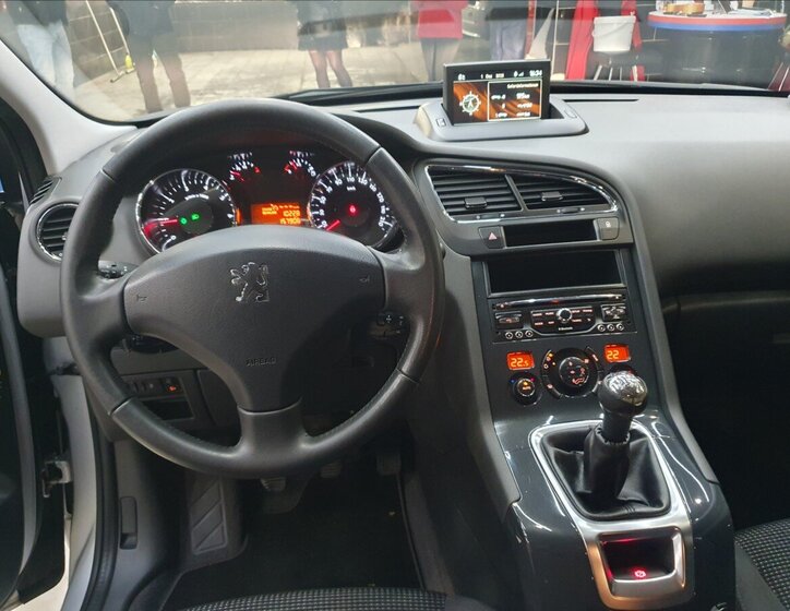 Peugeot 5008 MPV 1,6 l 88 kw