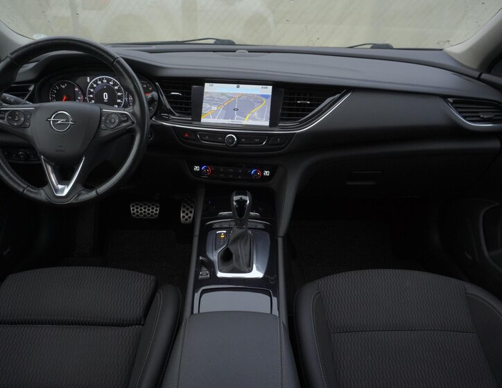 Opel Insignia Kombi 2,0 l 154 kw