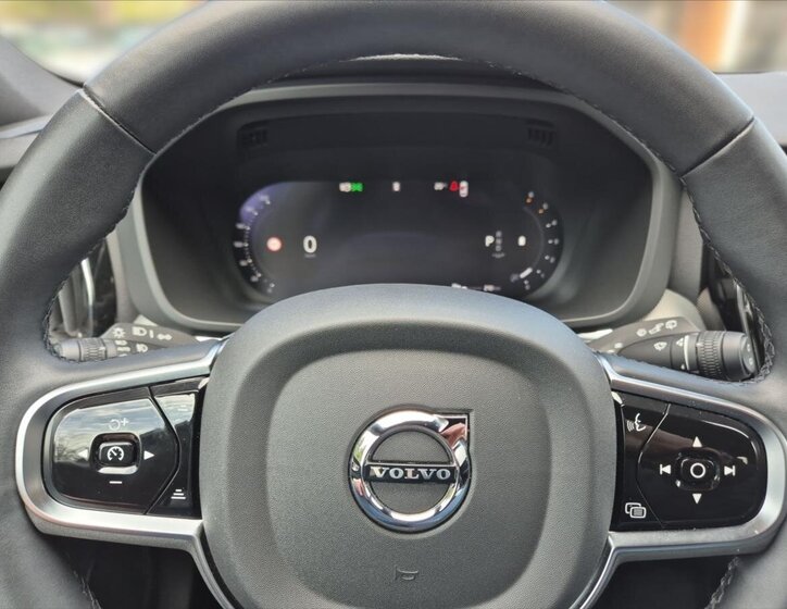 Volvo XC60 SUV / Terénní 2,0 l 145 kw