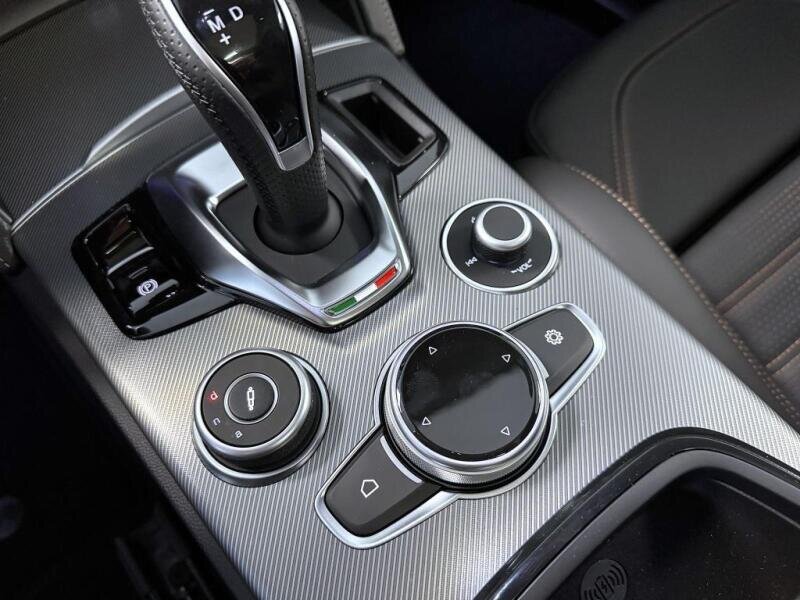 Alfa Romeo Stelvio SUV / Terénní 2,0 l 206 kw
