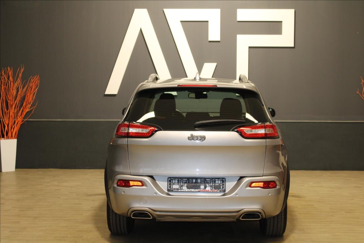 Jeep Cherokee SUV / Terénní 2,2 l 136 kw