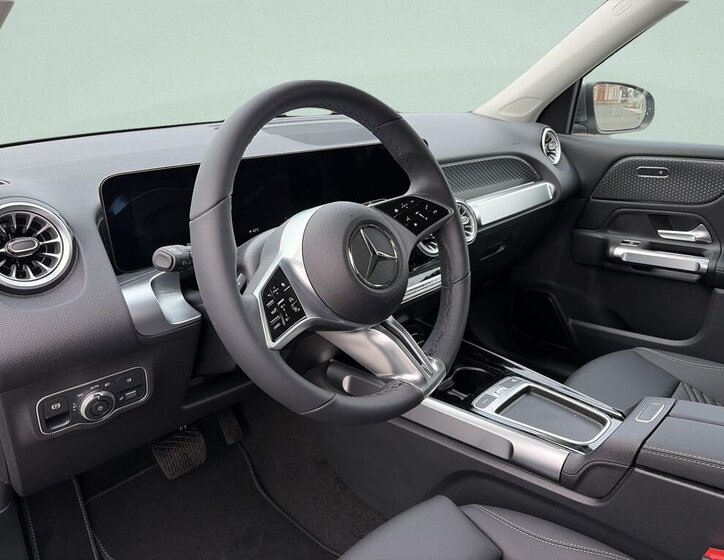 Mercedes-Benz GLB SUV / Terénní 1,3 l 120 kw