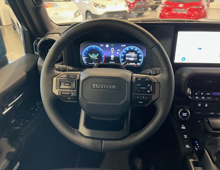 Toyota Land Cruiser 8