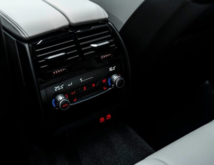 BMW M5 Sedan / Limuzína 4,4 l 460 kw