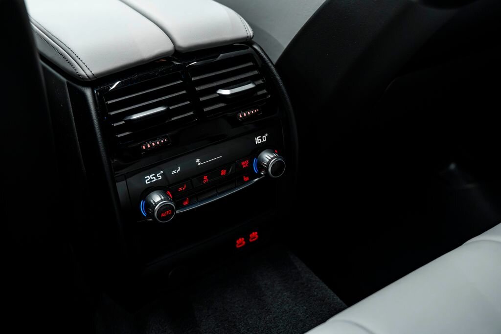 BMW M5 Sedan / Limuzína 4,4 l 460 kw