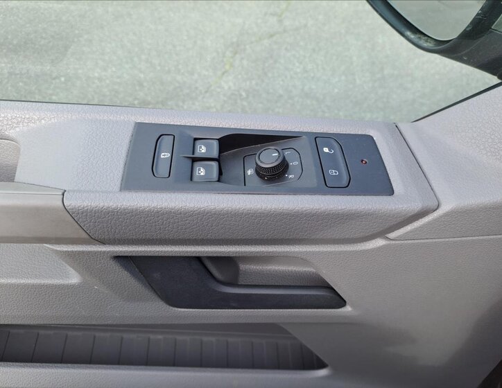 Volkswagen Caravelle 11