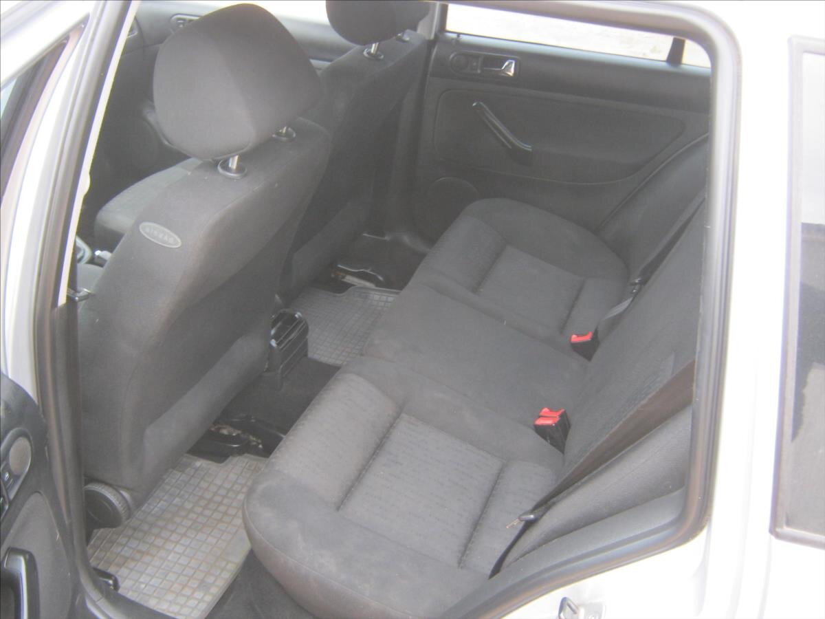 Volkswagen Golf Kombi 1,9 l 74 kw