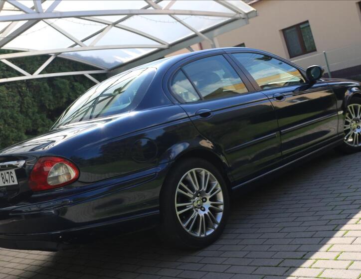 Jaguar X-Type 7