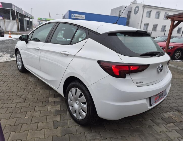 Opel Astra Hatchback 999,0 77 kw