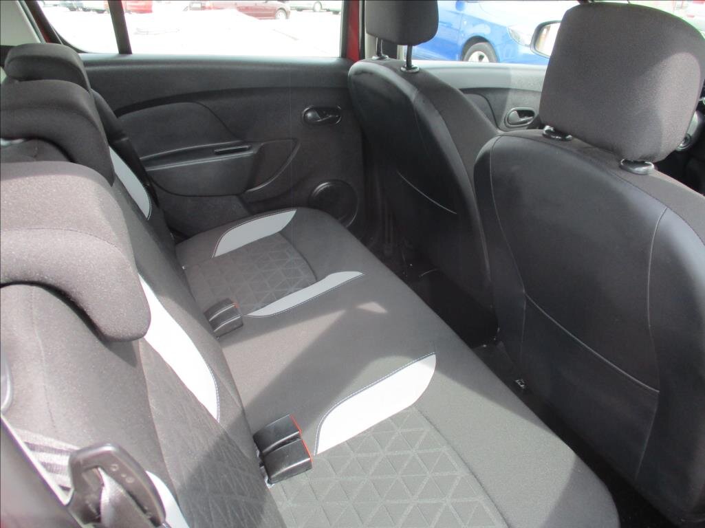 Dacia Sandero Hatchback 898,0 66 kw